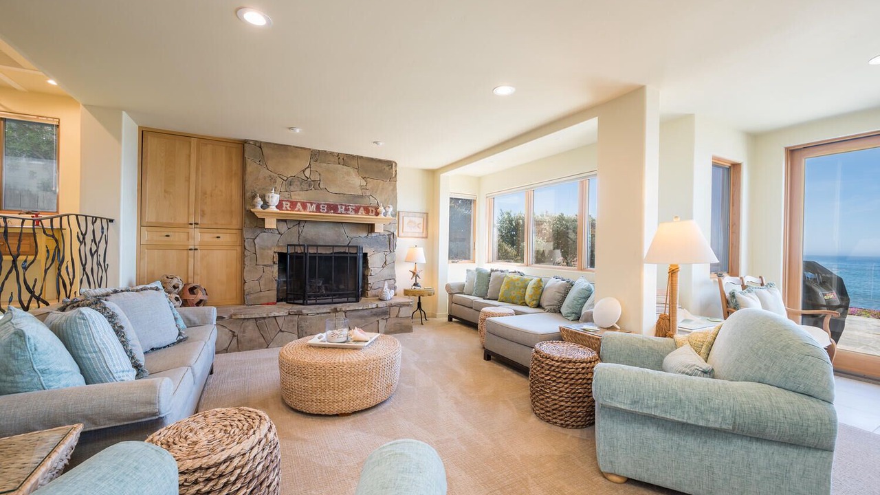 Photo of Livingroom in San Simeon