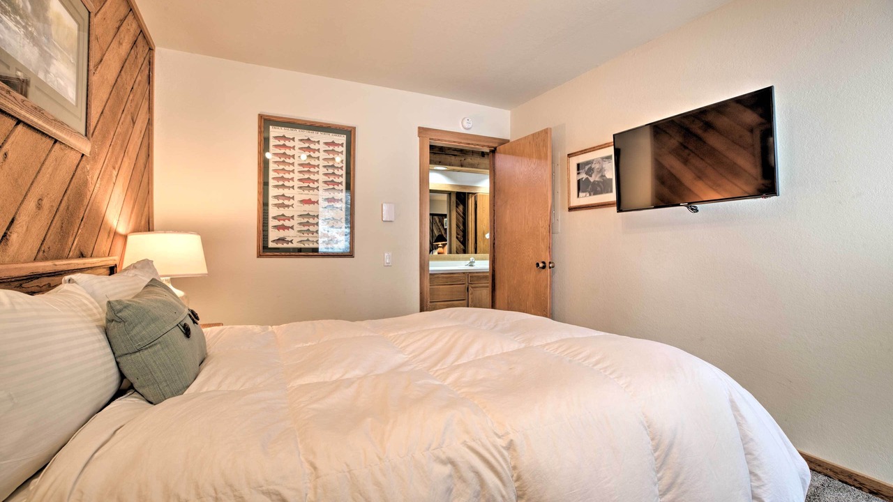 Photo of Bedroom in Mammoth Lakes