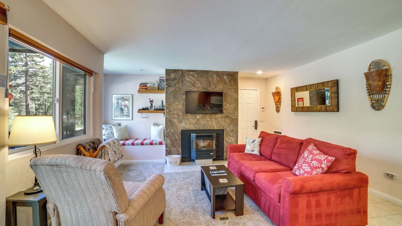 Photo of Livingroom in Majestic Pines