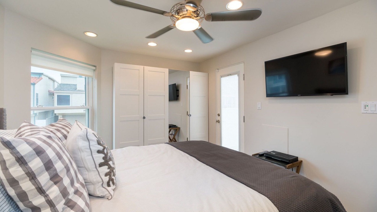 Photo of Bedroom in Hollywood Beach