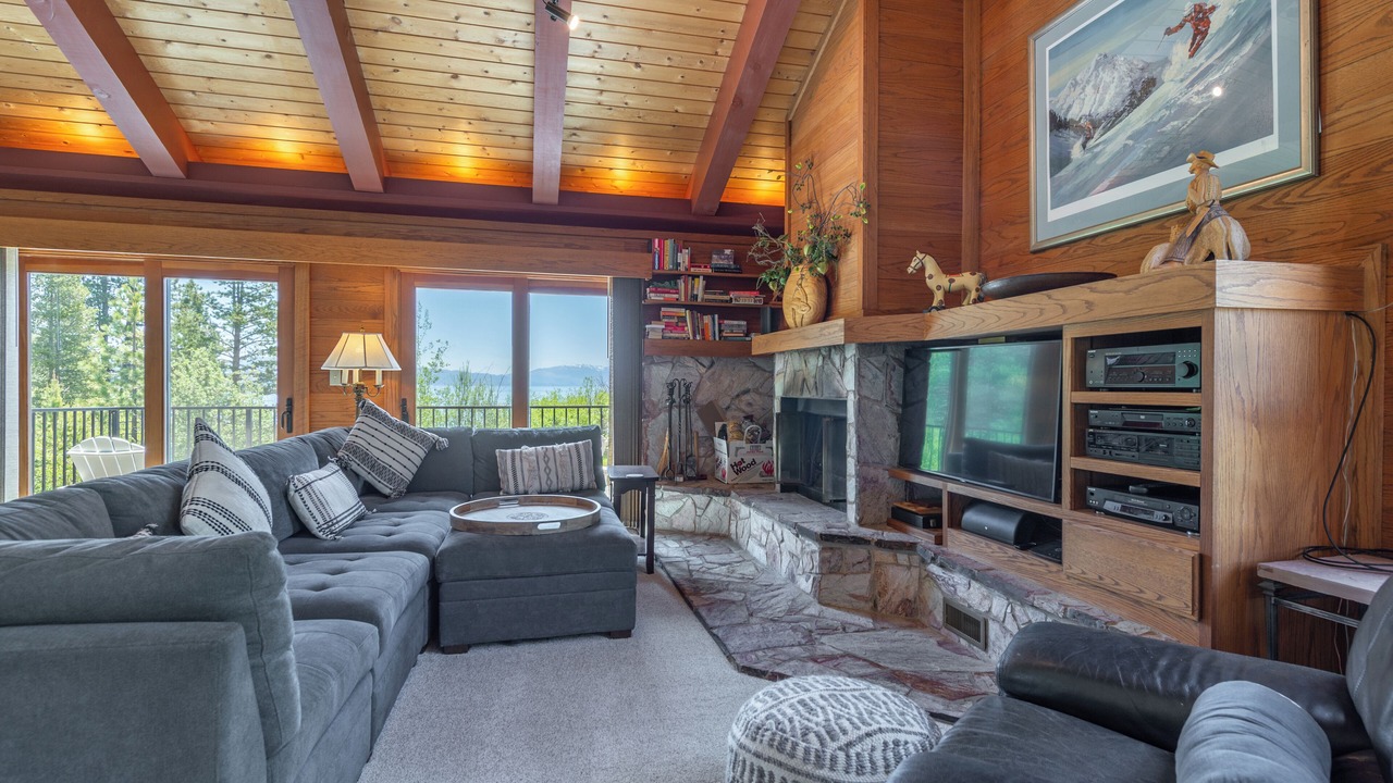 Photo of Livingroom in Tahoe City