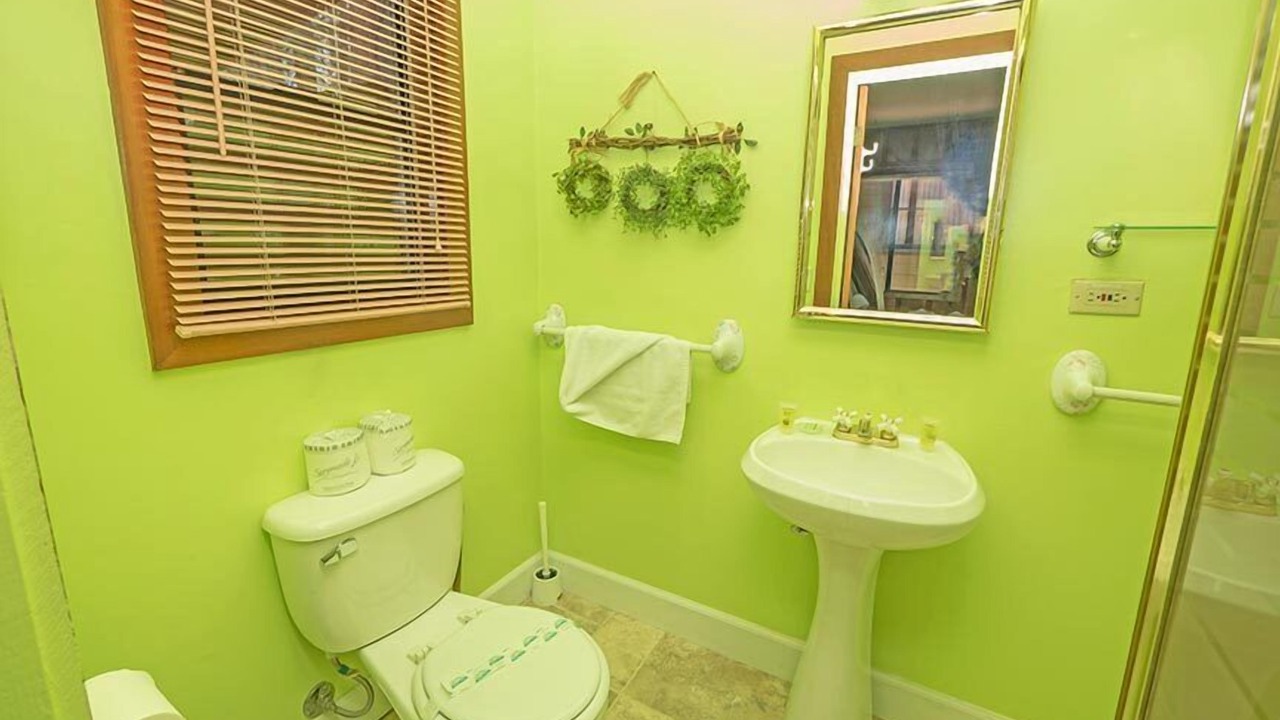 Photo of Bathroom in Al Tahoe