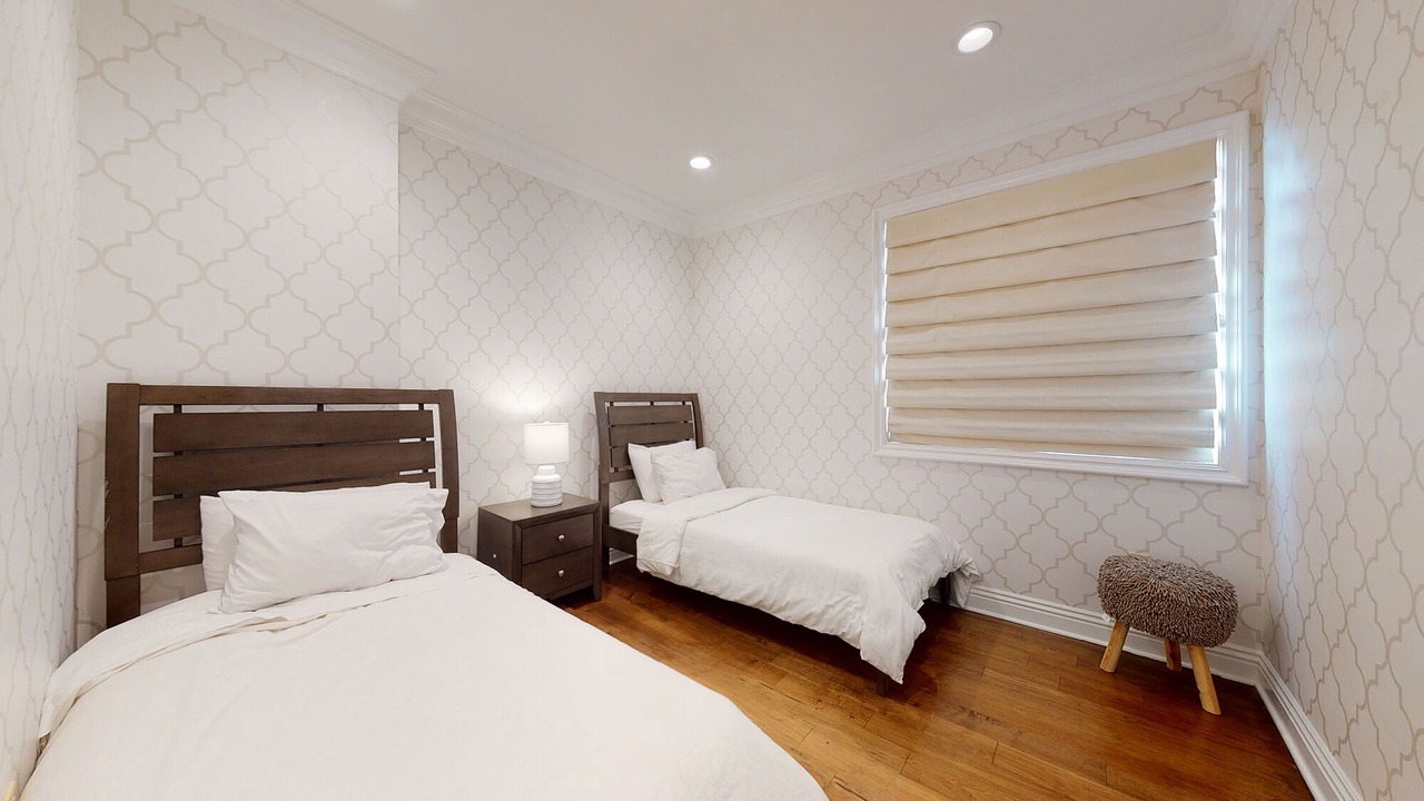 Photo of Bedroom in Pico - Robertson