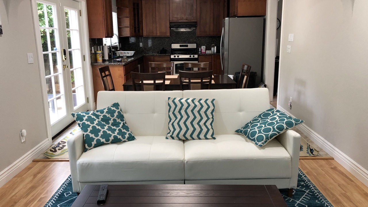 Photo of Livingroom in East Palo Alto