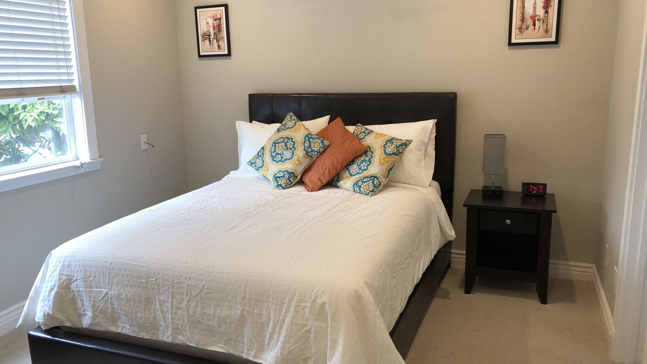 Photo of Bedroom in East Palo Alto