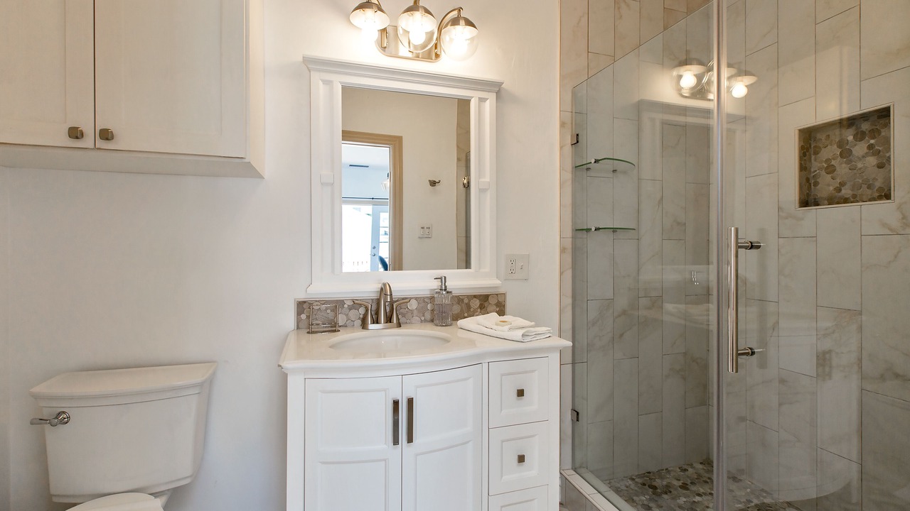 Photo of Bathroom in West Alameda