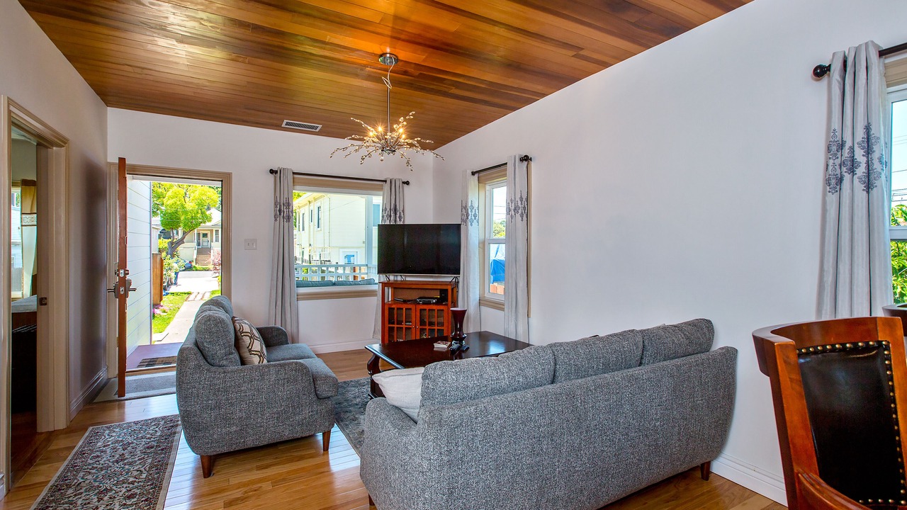 Photo of Bedroom in West Alameda