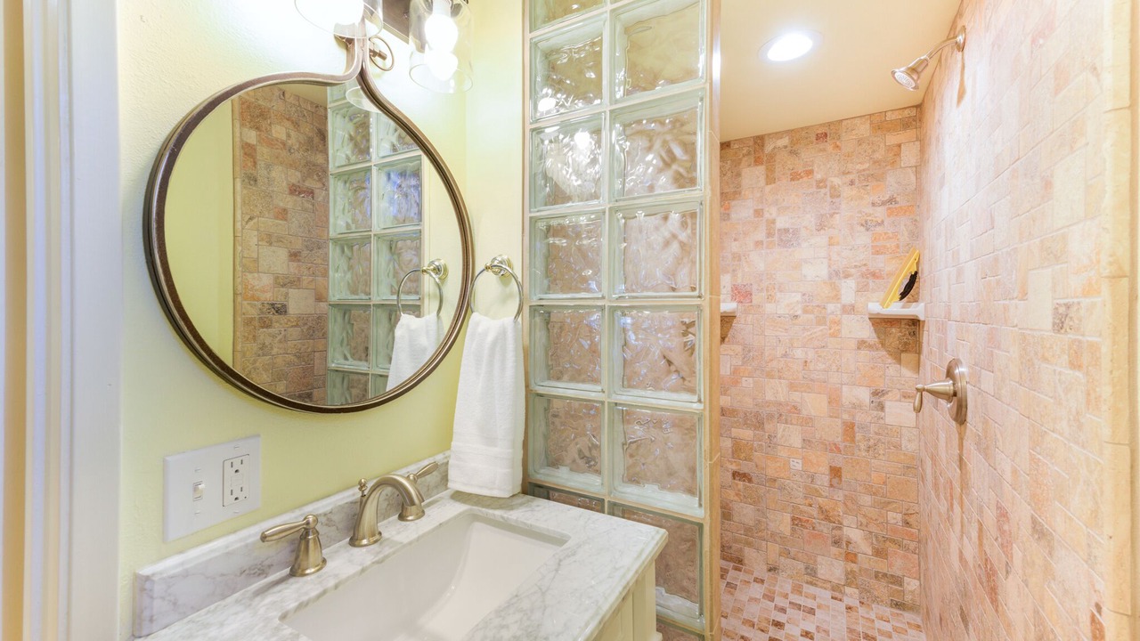 Photo of Bathroom in Avalon