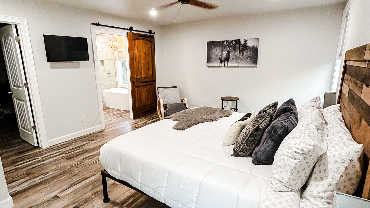 Photo of Bedroom in Three Rivers