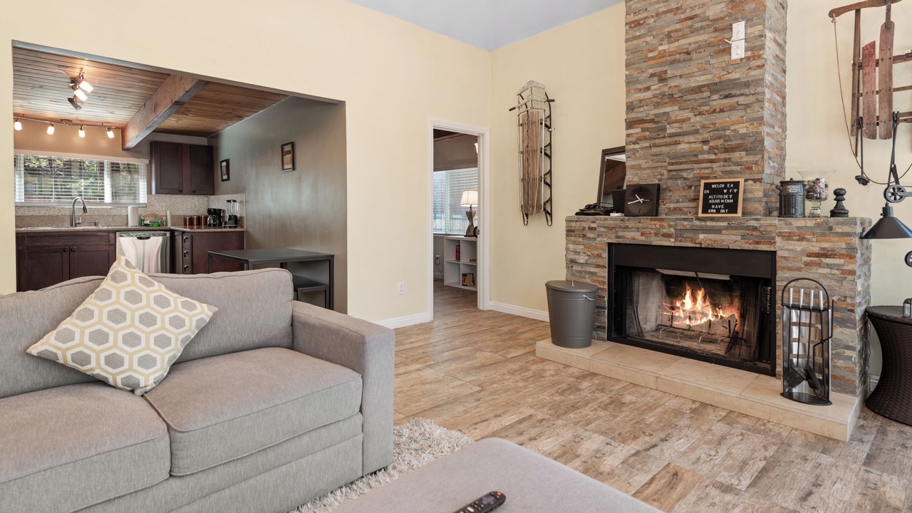 Photo of Livingroom in Big Bear