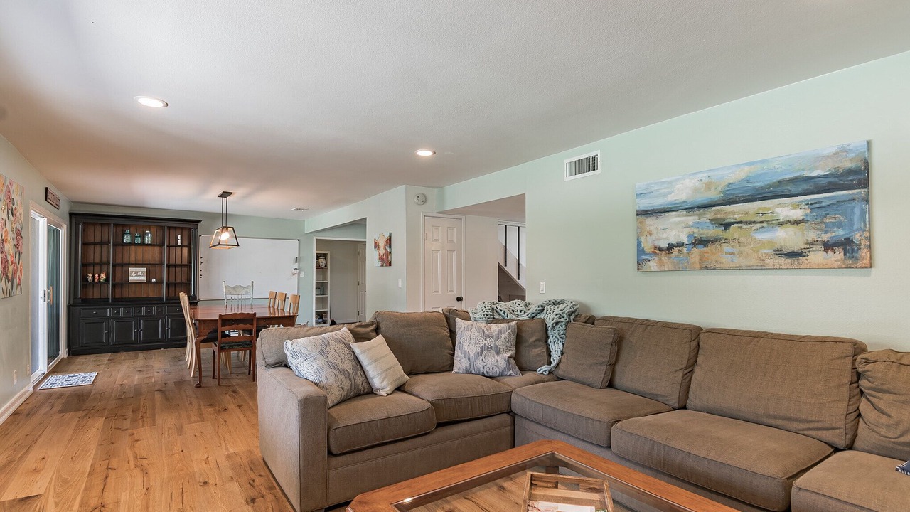 Photo of Livingroom in Thousand Oaks