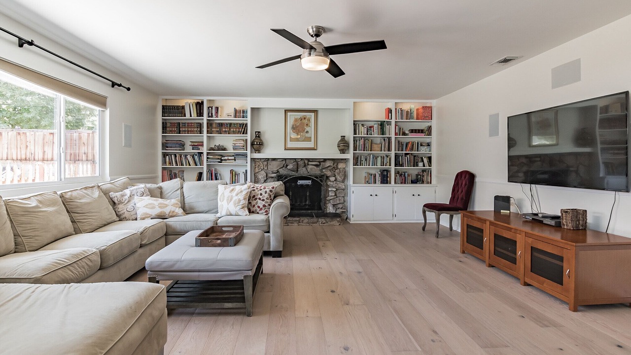 Photo of Livingroom in Thousand Oaks