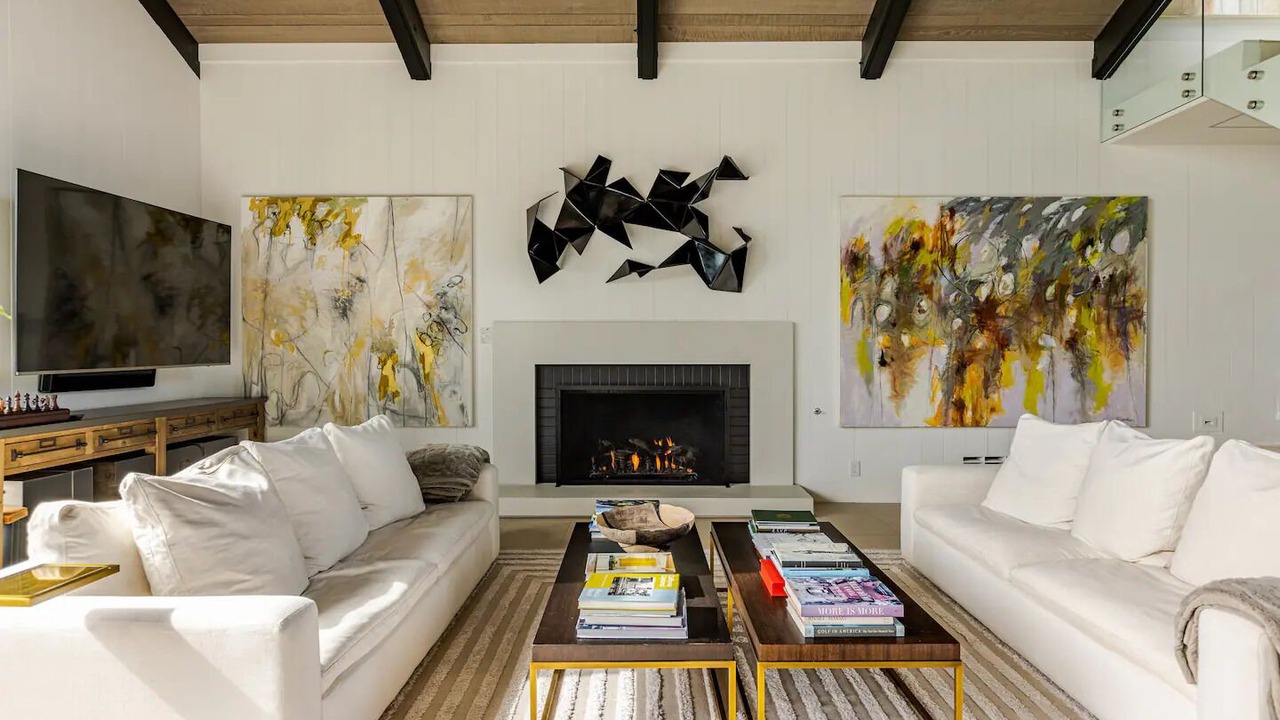 Photo of Livingroom in Carmel Point