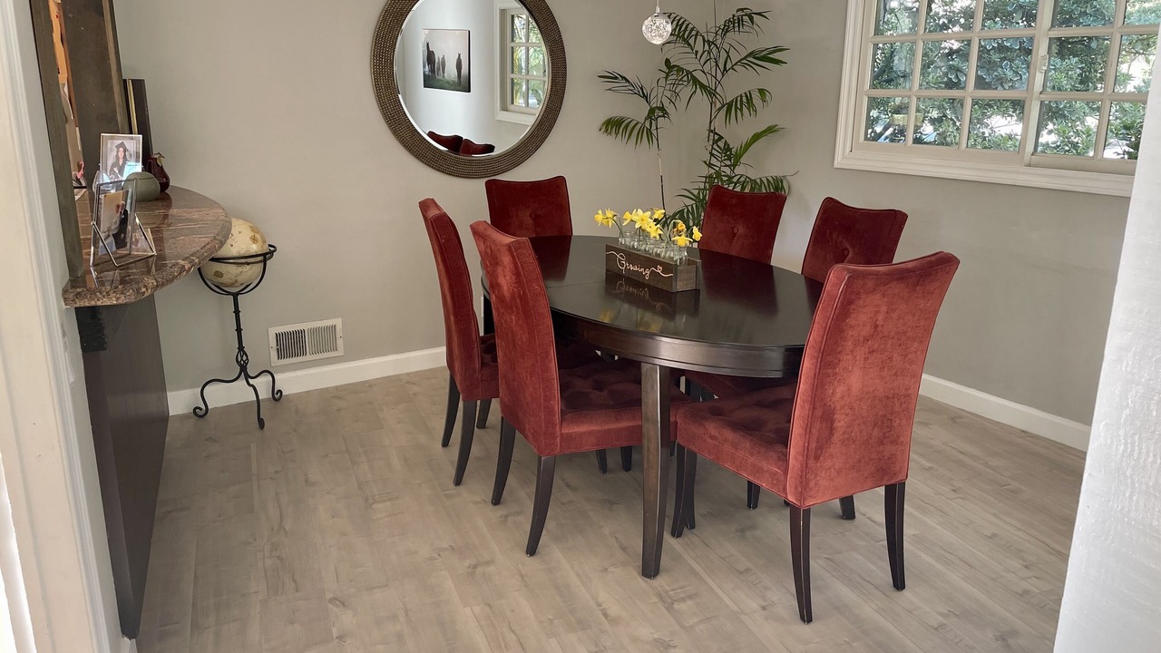 Photo of Livingroom in Woodland Hills