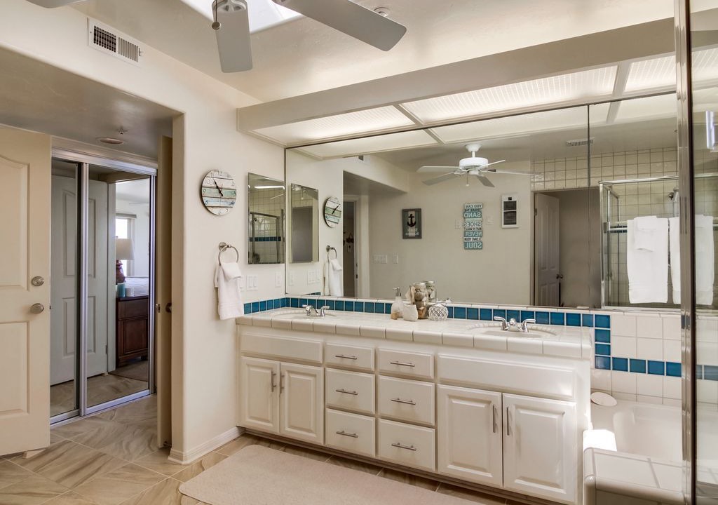 Photo of Bathroom in Central Mission Beach