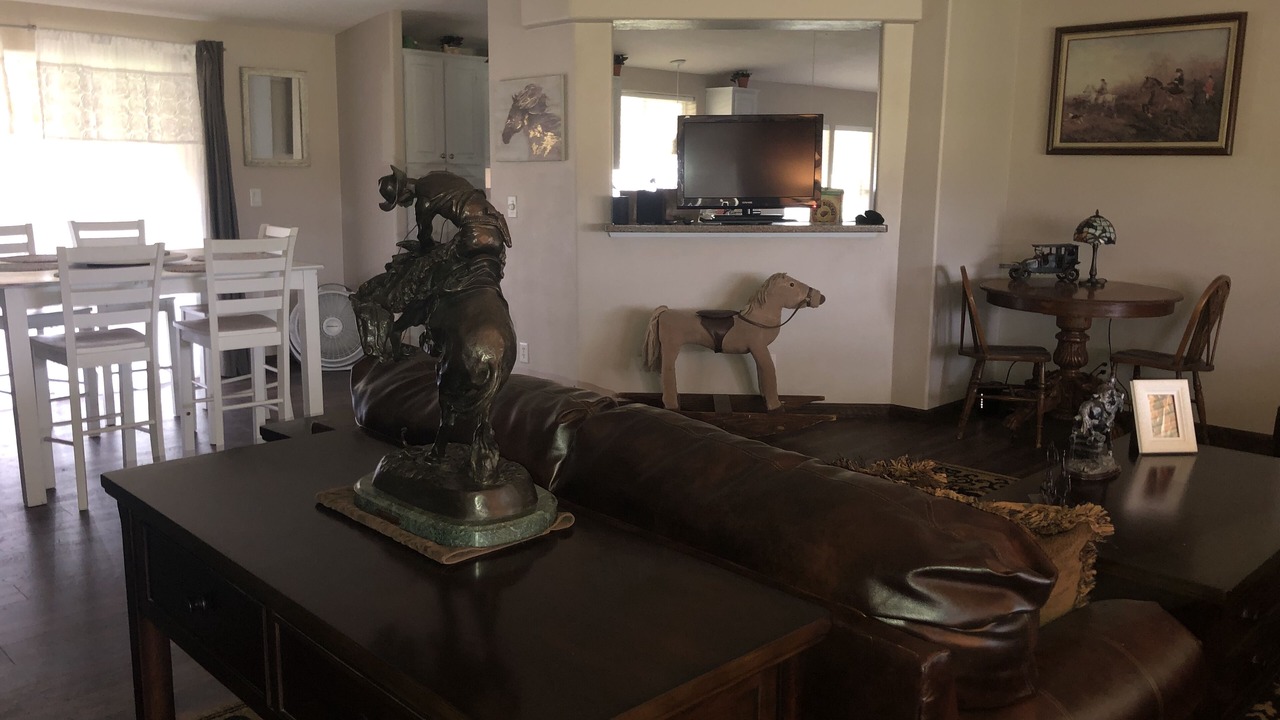 Photo of Livingroom in Red Bluff