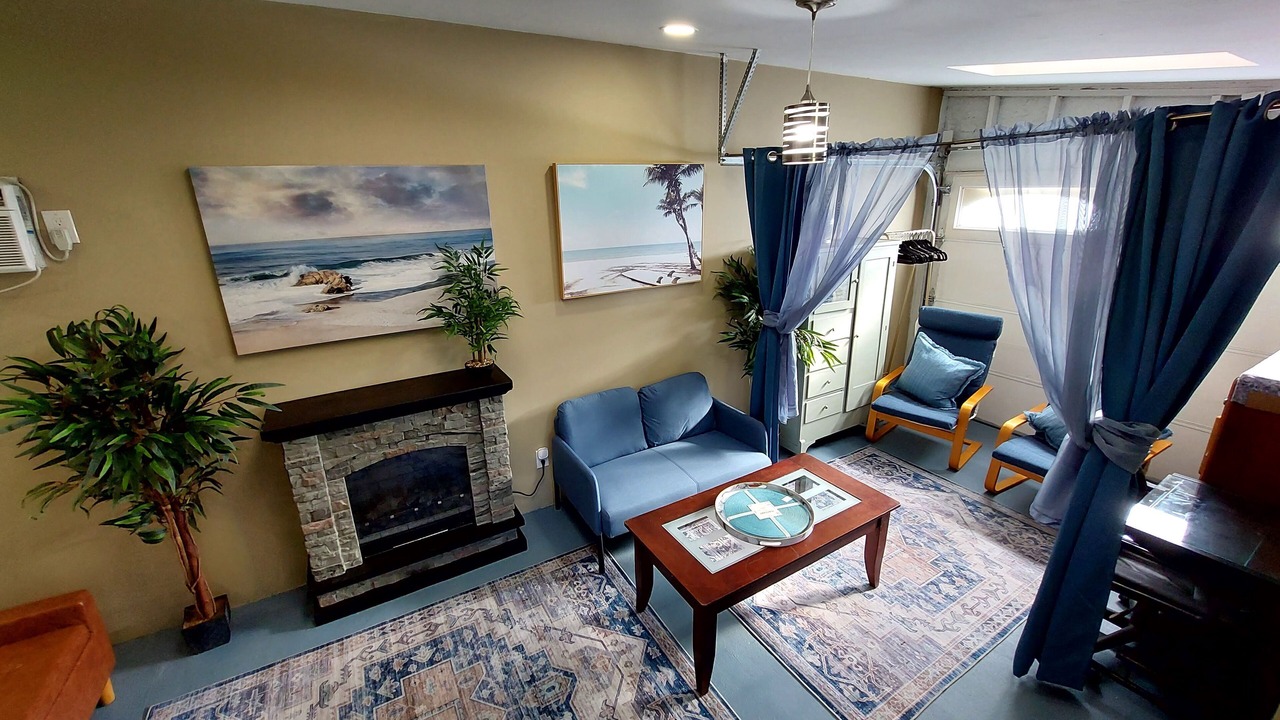 Photo of Livingroom in Mid City