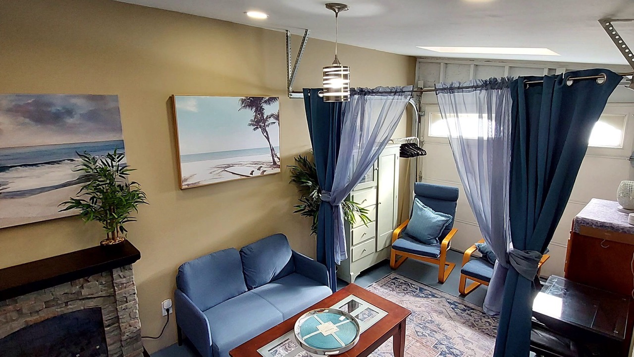 Photo of Livingroom in Mid City