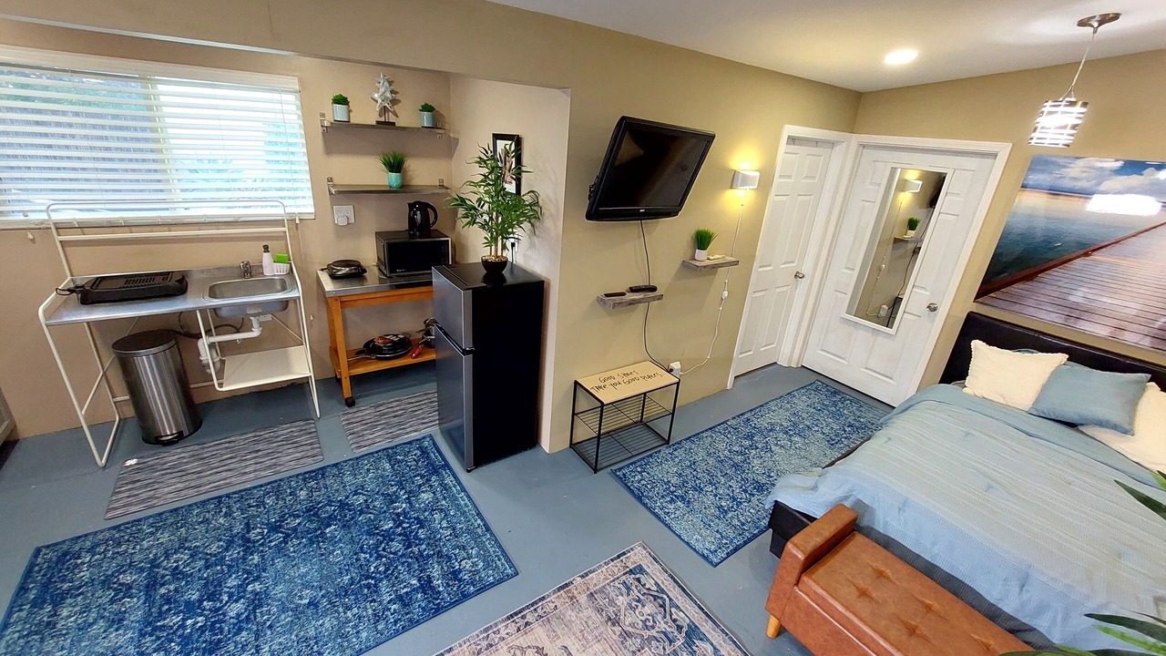 Photo of Bedroom in Mid City