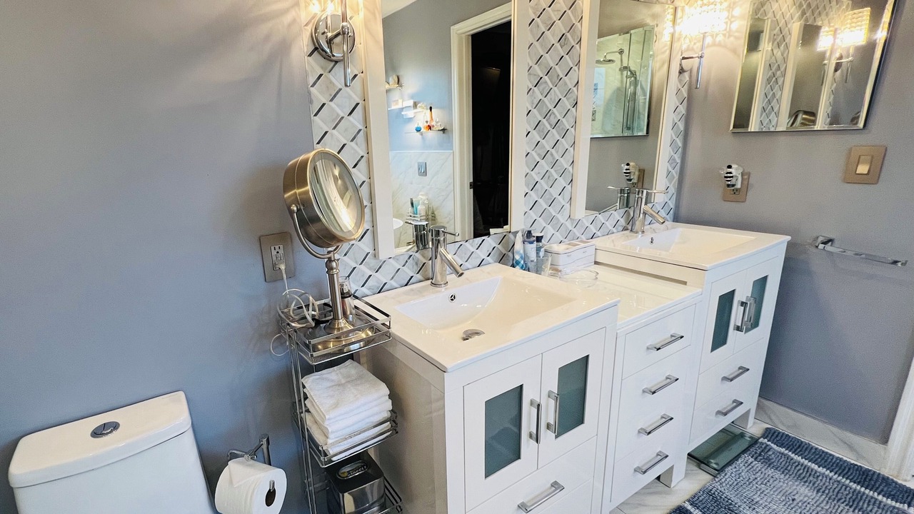 Photo of Bathroom in Canyon Lake