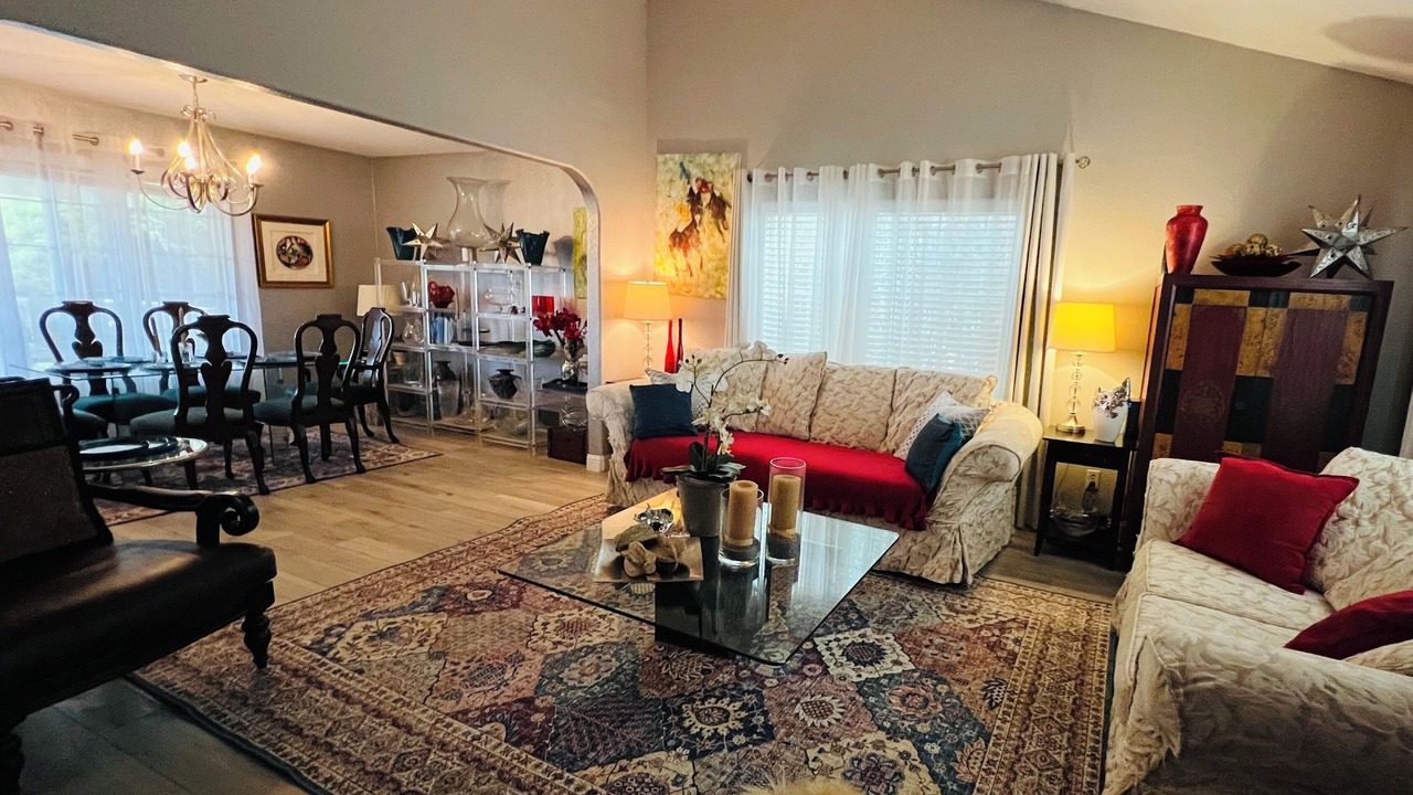 Photo of Livingroom in Canyon Lake