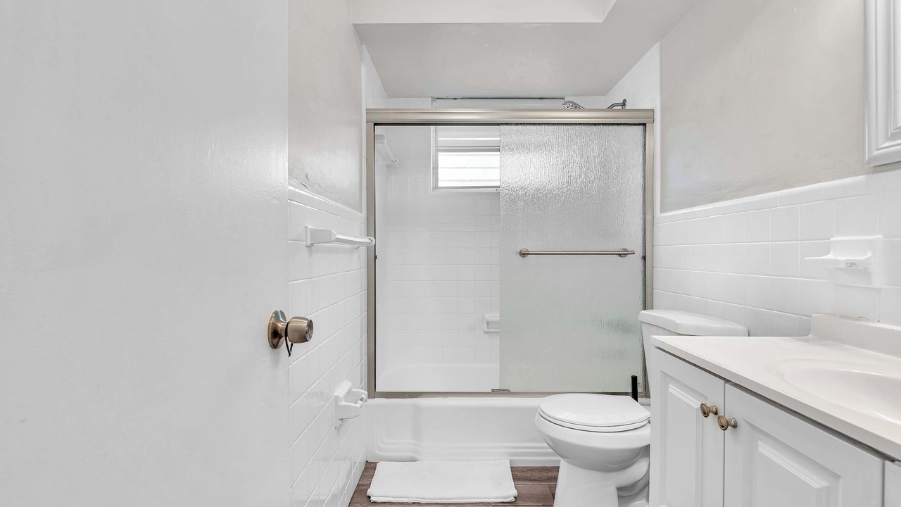 Photo of Bathroom in Bay Harbor Islands