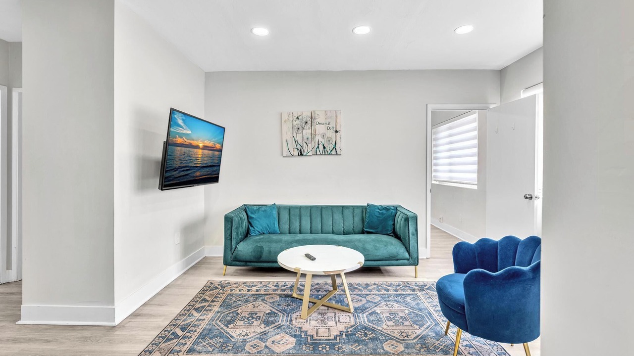 Photo of Livingroom in Bay Harbor Islands