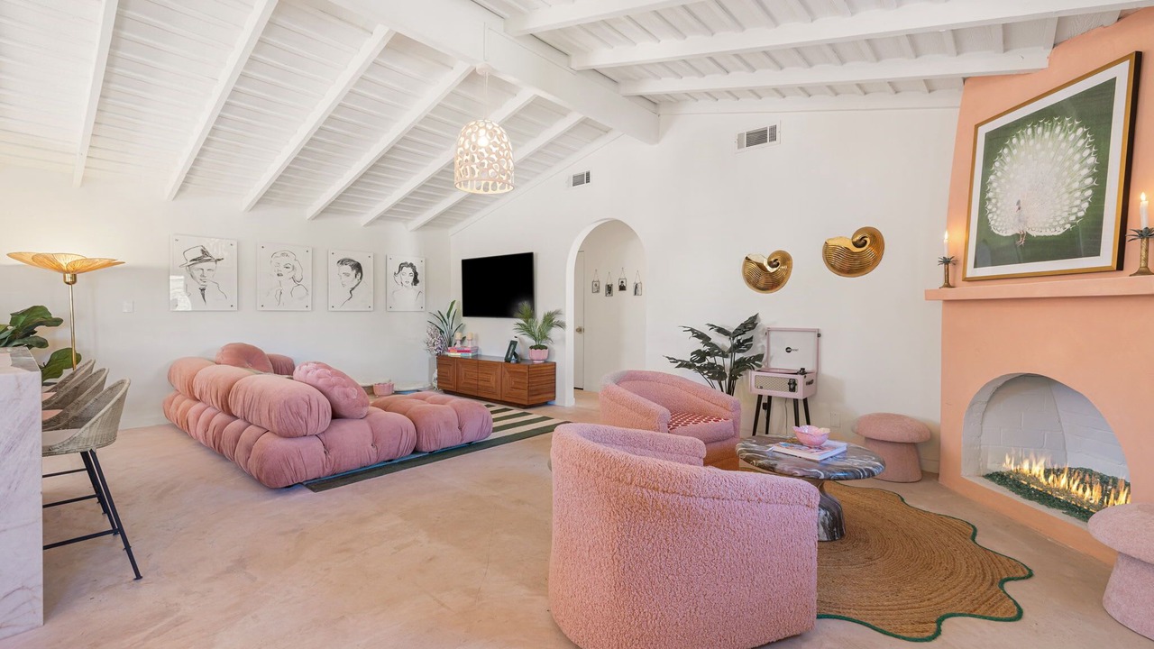 Photo of Livingroom in The Mesa