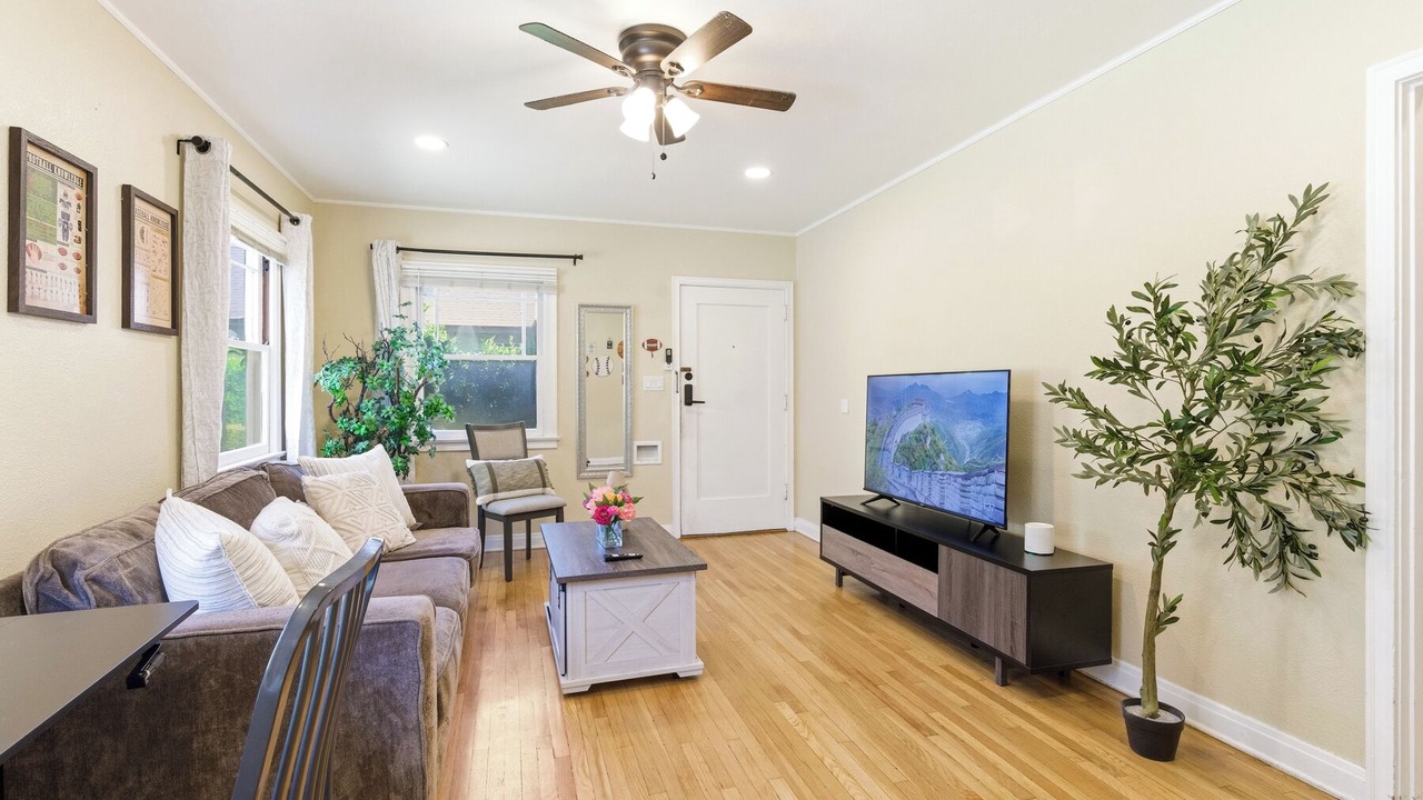 Photo of Livingroom in Pasadena