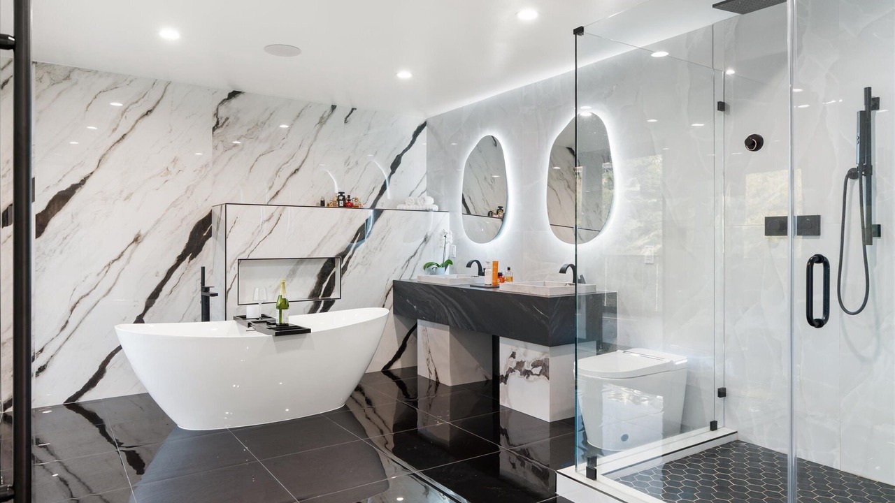 Photo of Bathroom in Hollywood Hills West