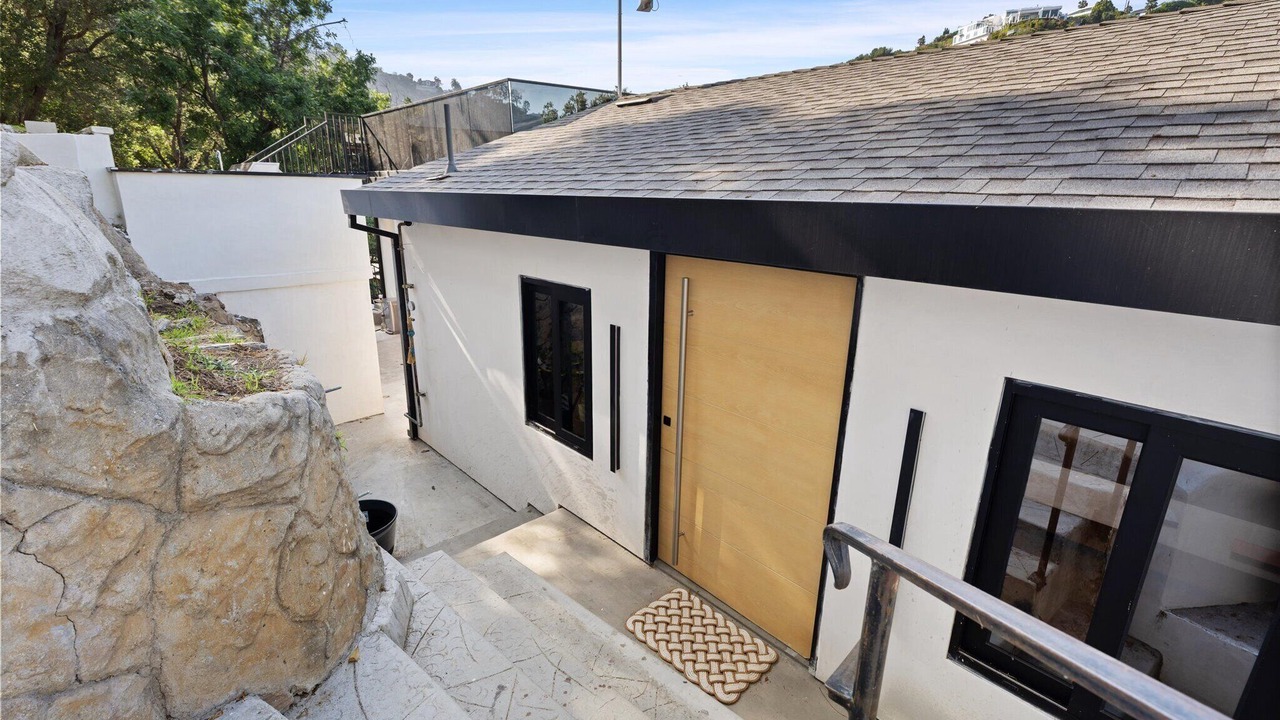 Photo of Outdoor in Hollywood Hills West
