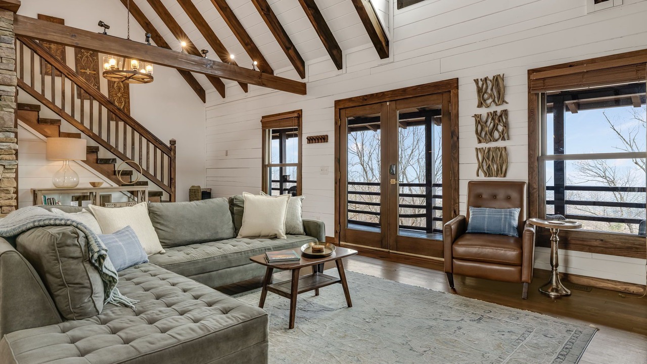 Photo of Livingroom in Royal Pines