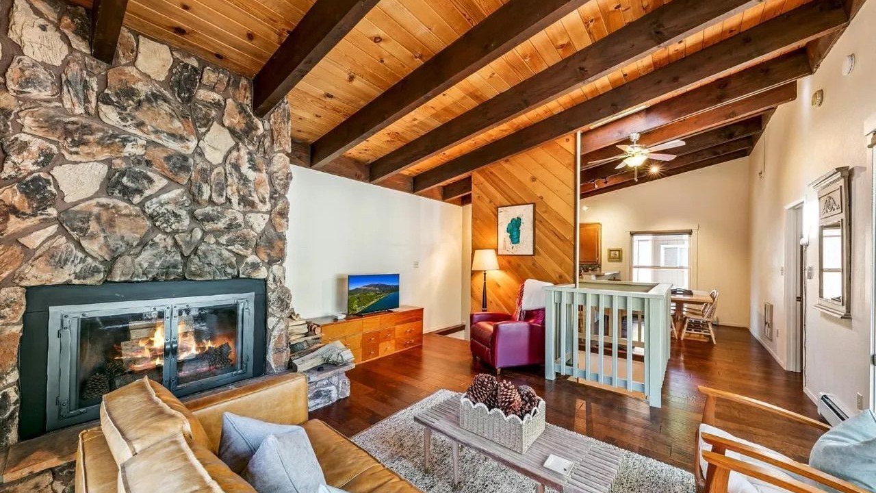 Photo of Livingroom in Pioneer Trail