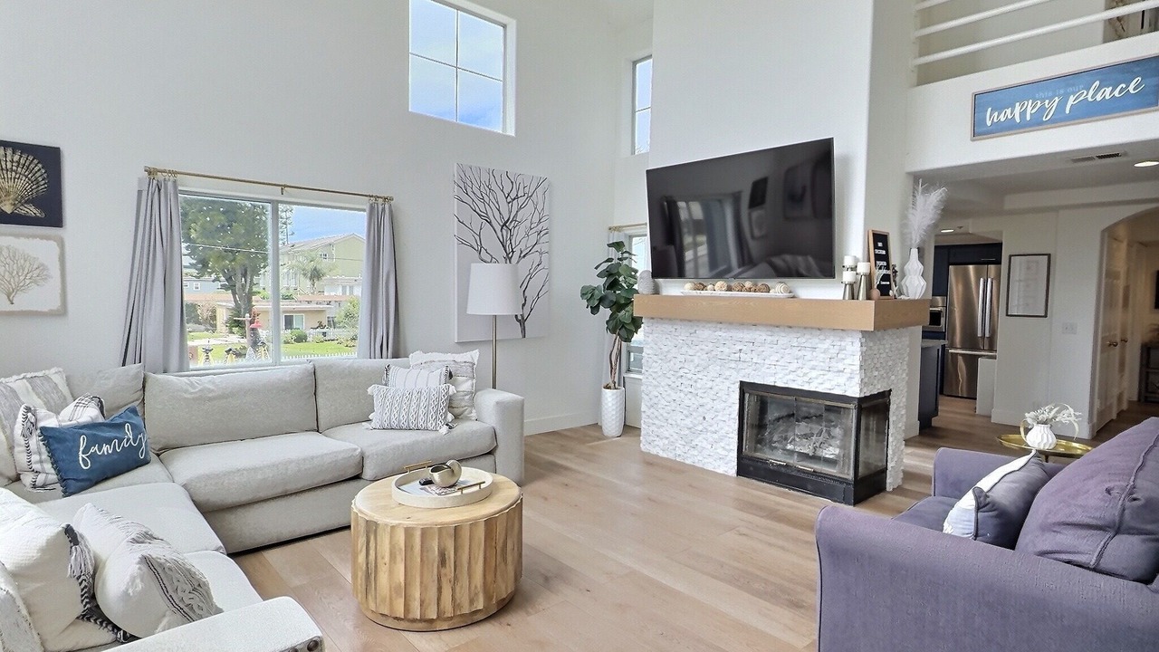 Photo of Livingroom in Downtown
