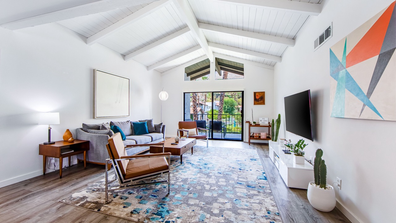 Photo of Livingroom in Canyon Corridor