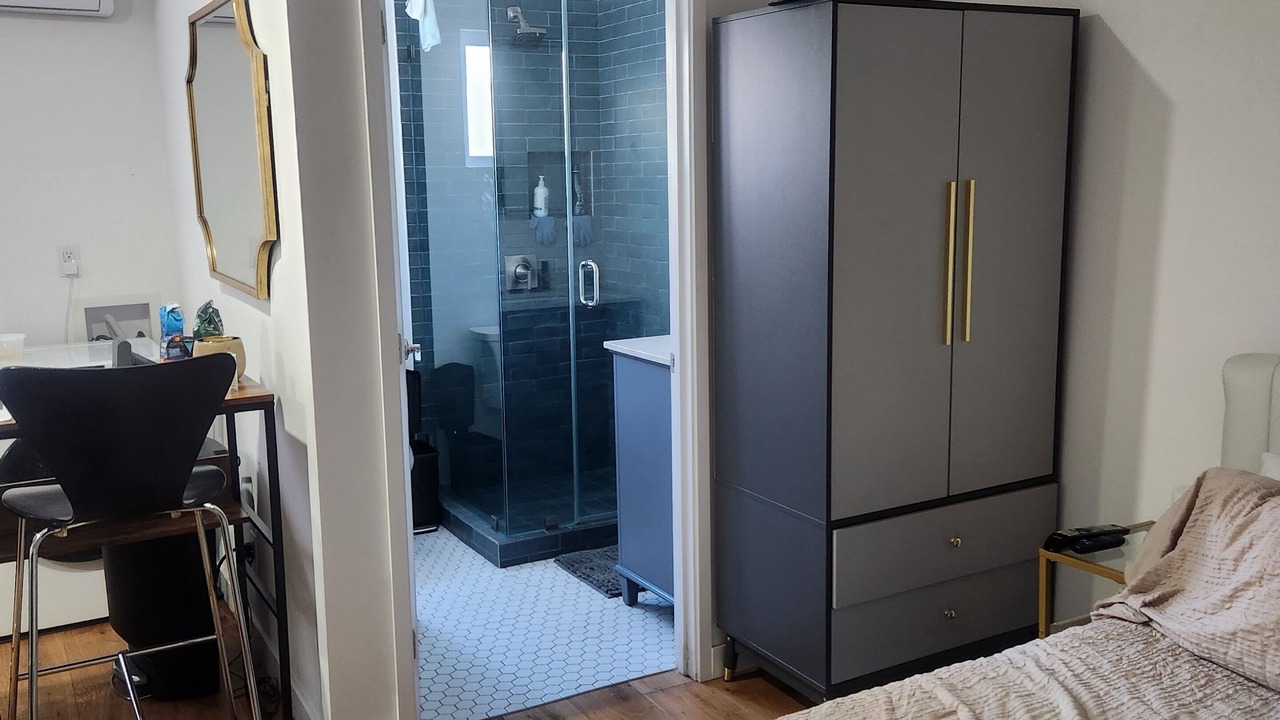 Photo of Bedroom in Pico - Robertson
