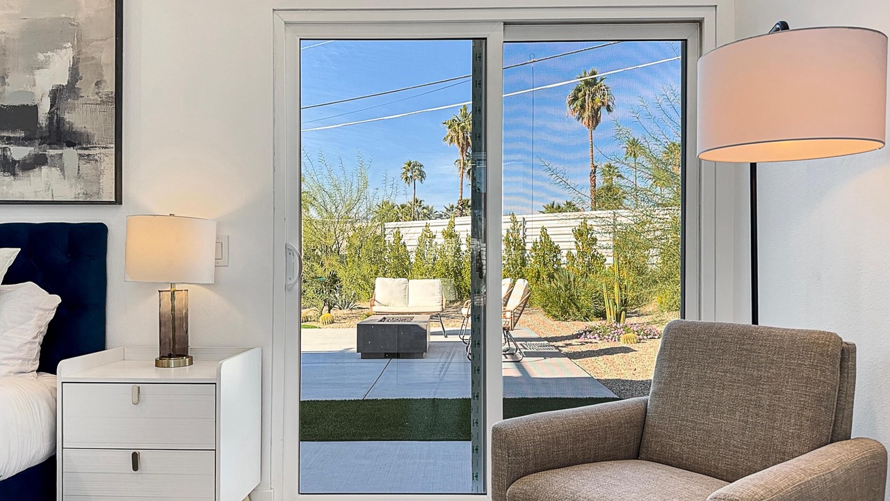 Photo of Livingroom in Racquet Club Estates