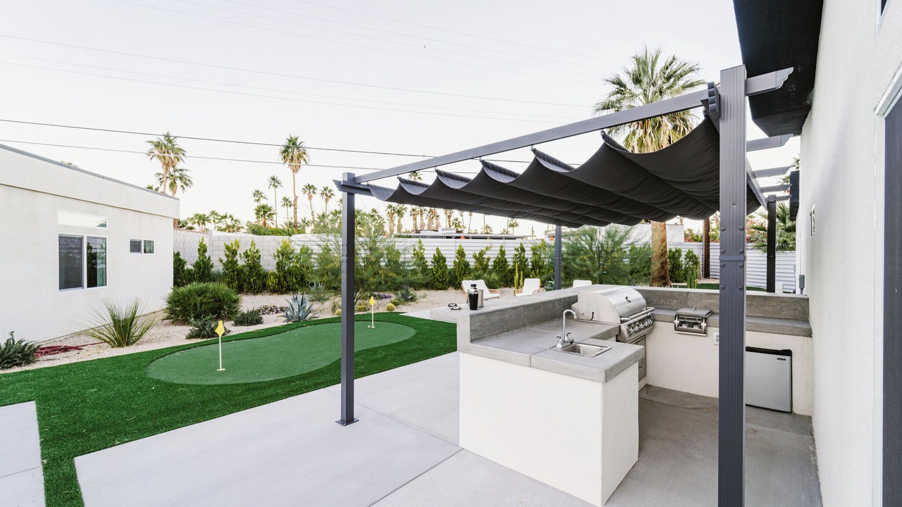 Photo of Outdoor in Racquet Club Estates