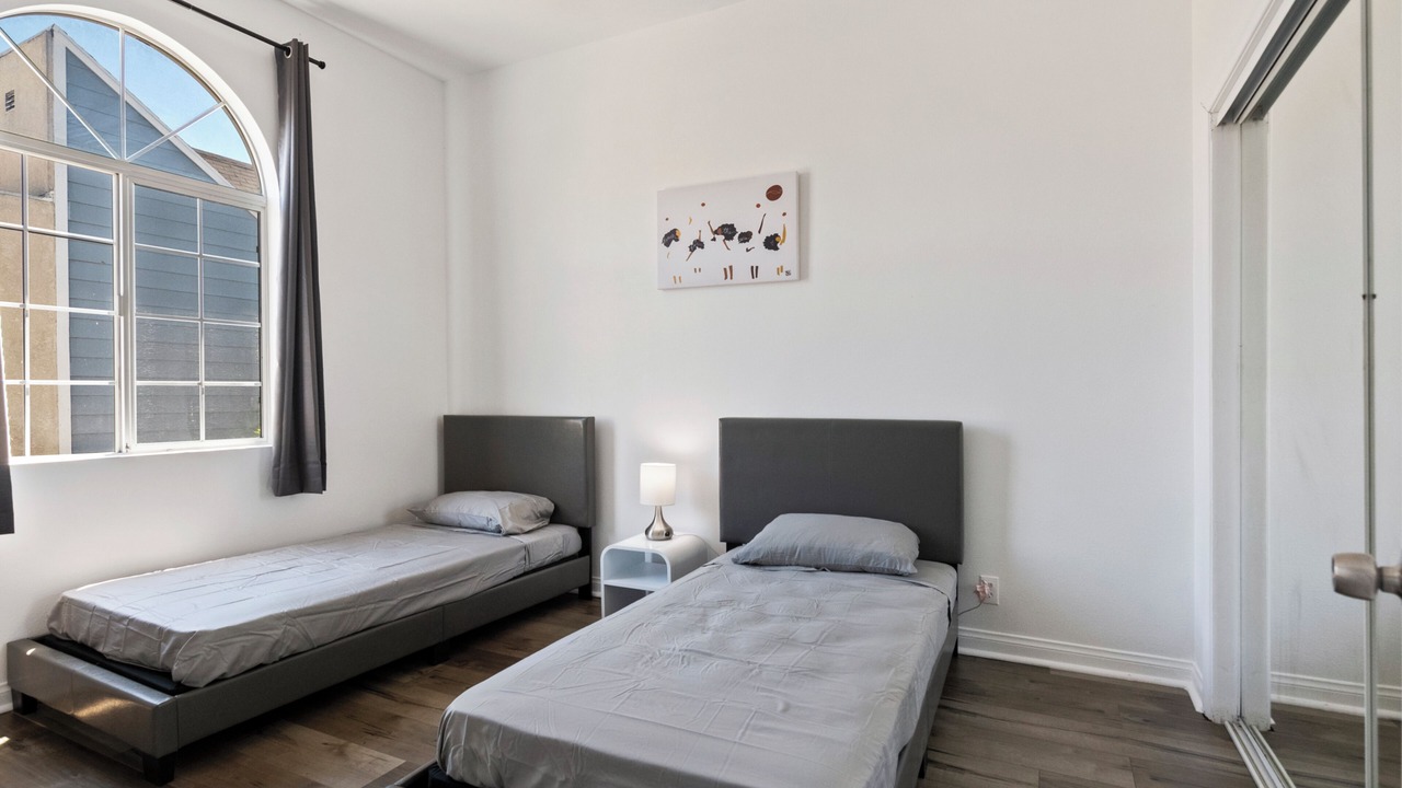 Photo of Bedroom in NoHo Arts District