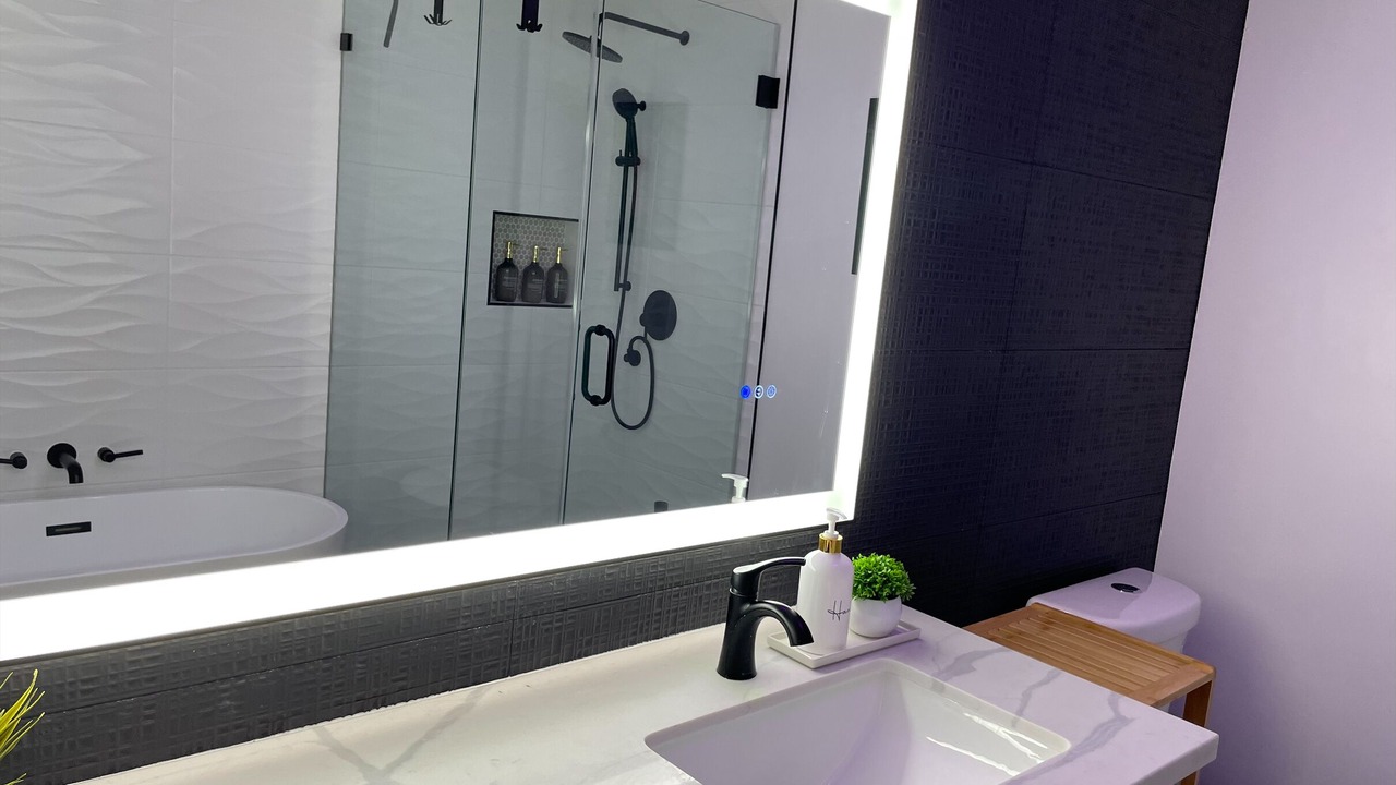 Photo of Bathroom in Hollywood