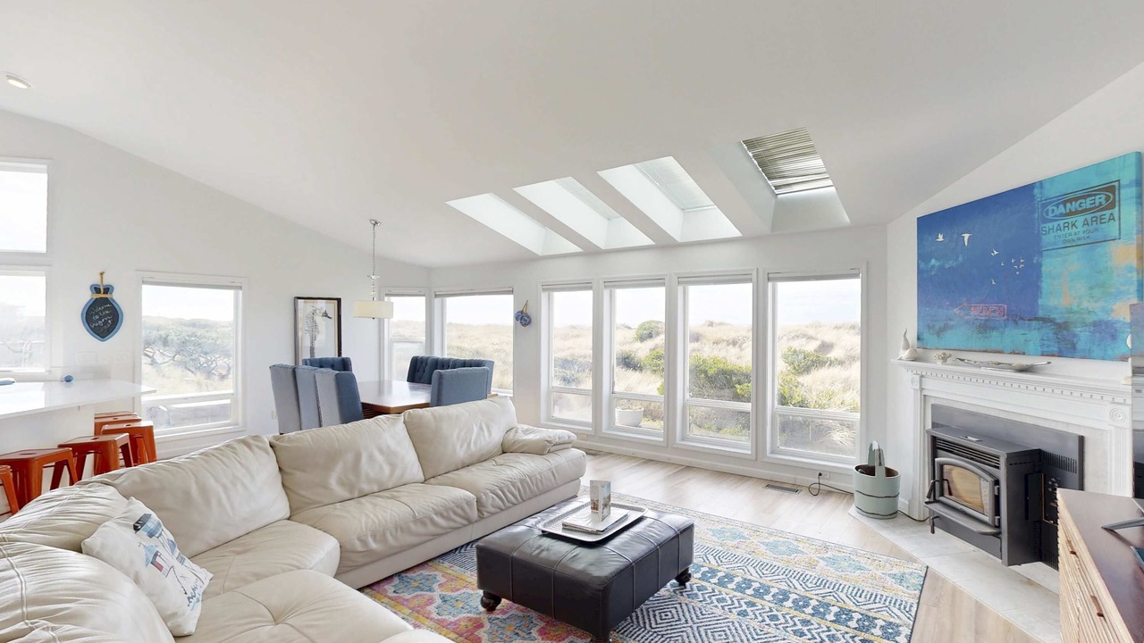 Photo of Livingroom in Bayshore