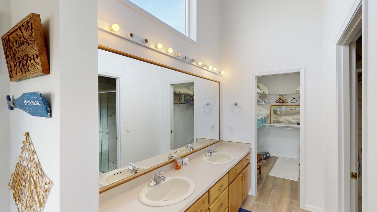 Photo of Bathroom in Bayshore