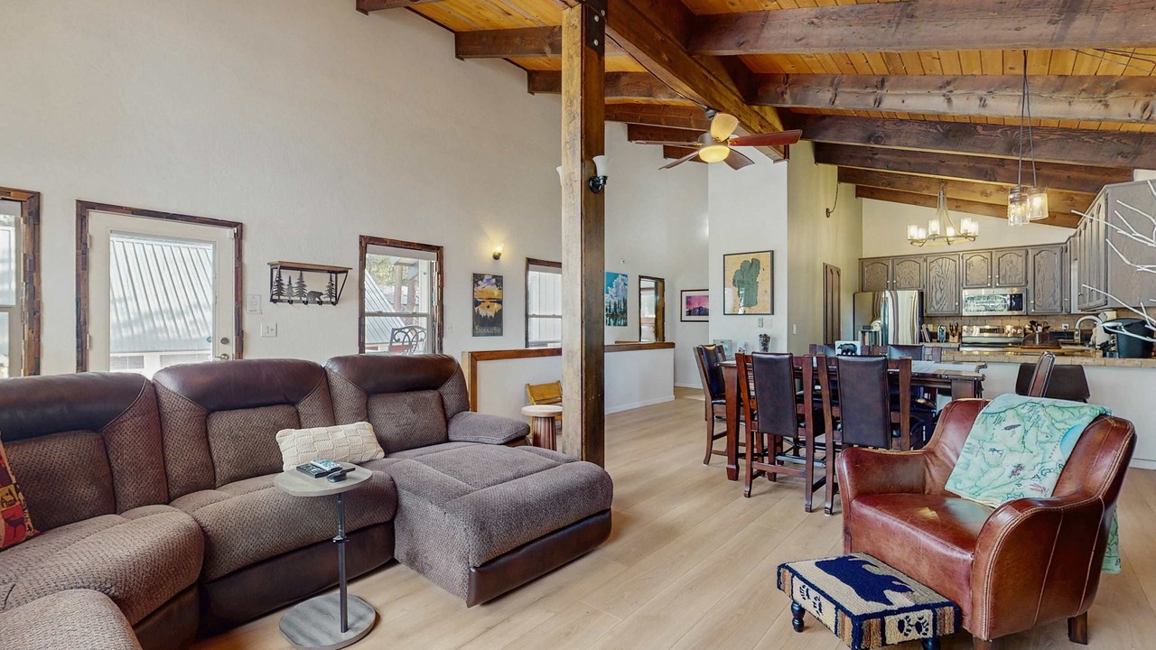 Photo of Livingroom in Al Tahoe