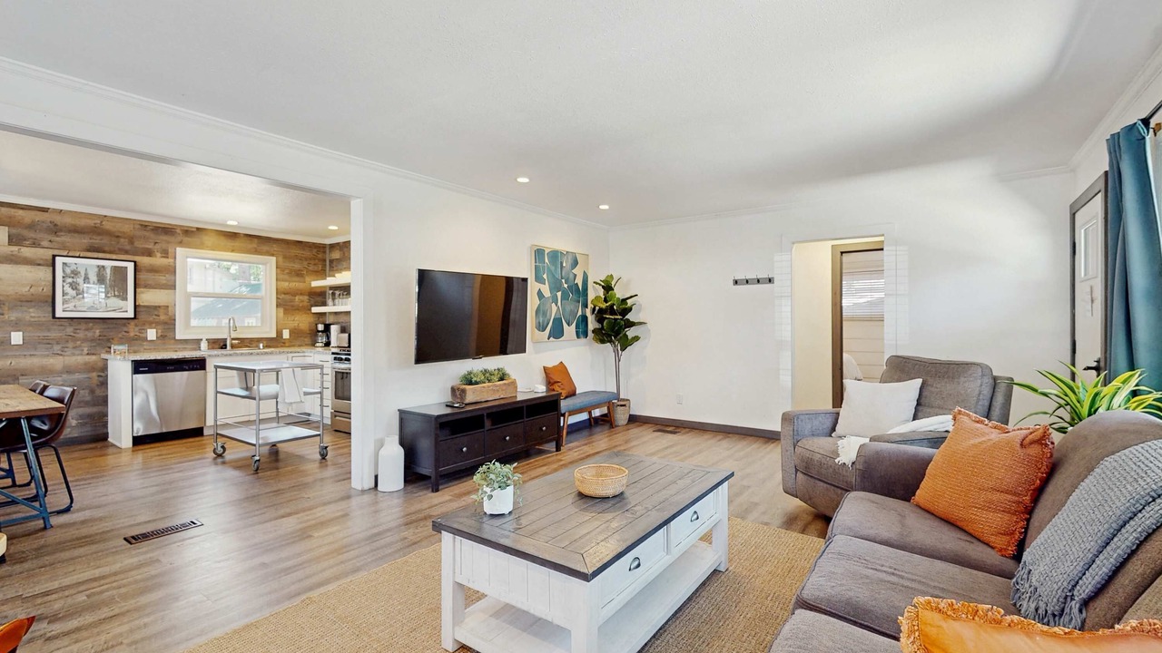 Photo of Livingroom in Lakeside Park
