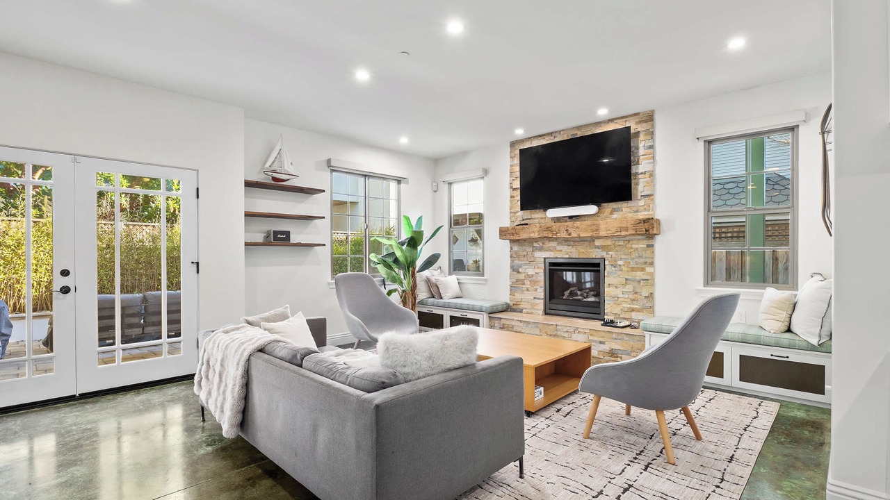 Photo of Livingroom in Westside Santa Cruz