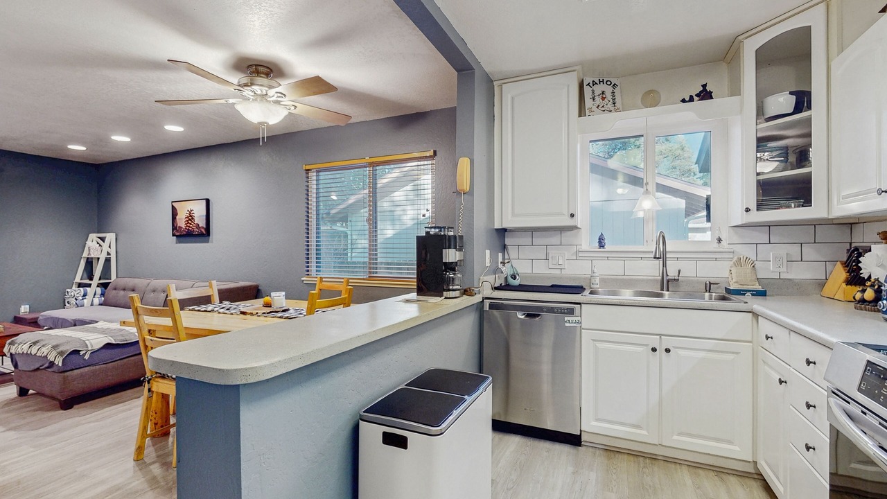 Photo of Kitchen in Tahoe Island