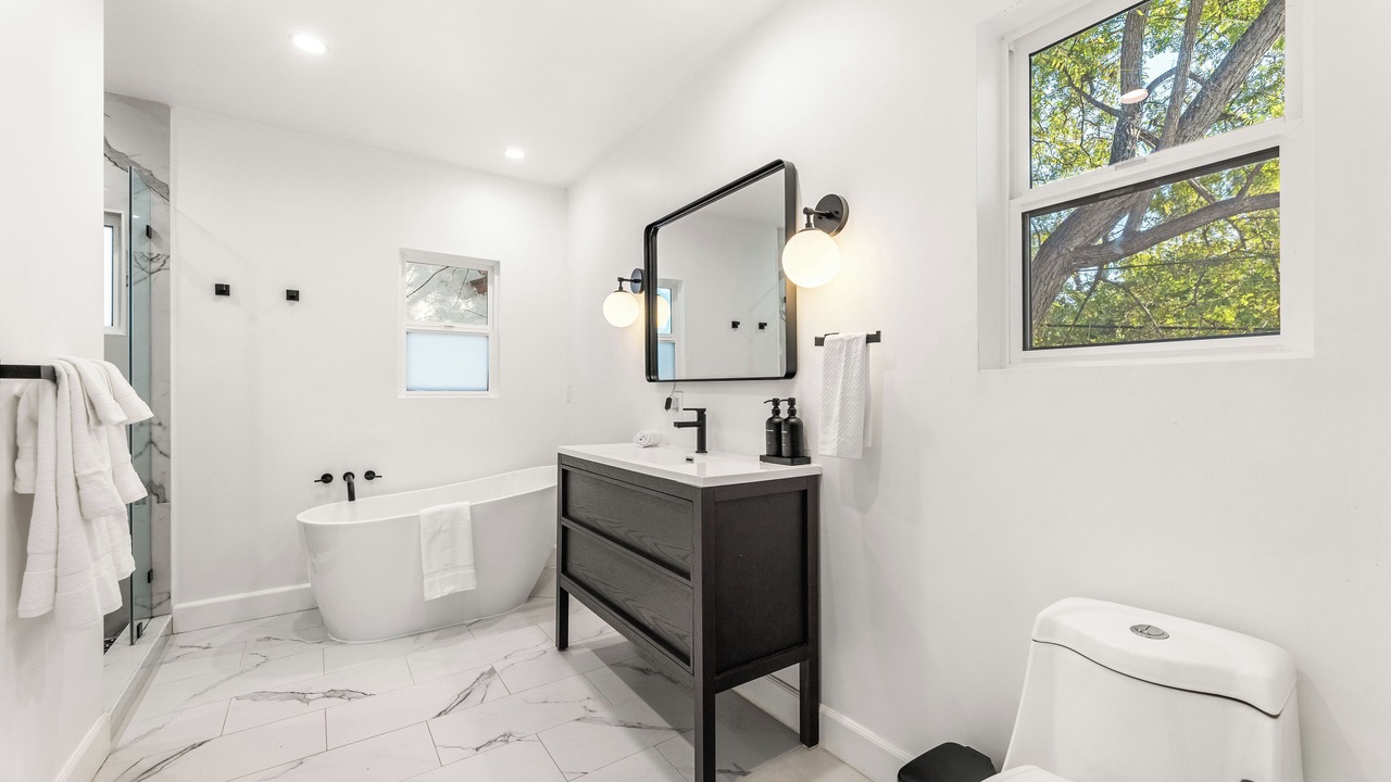 Photo of Bathroom in Hollywood