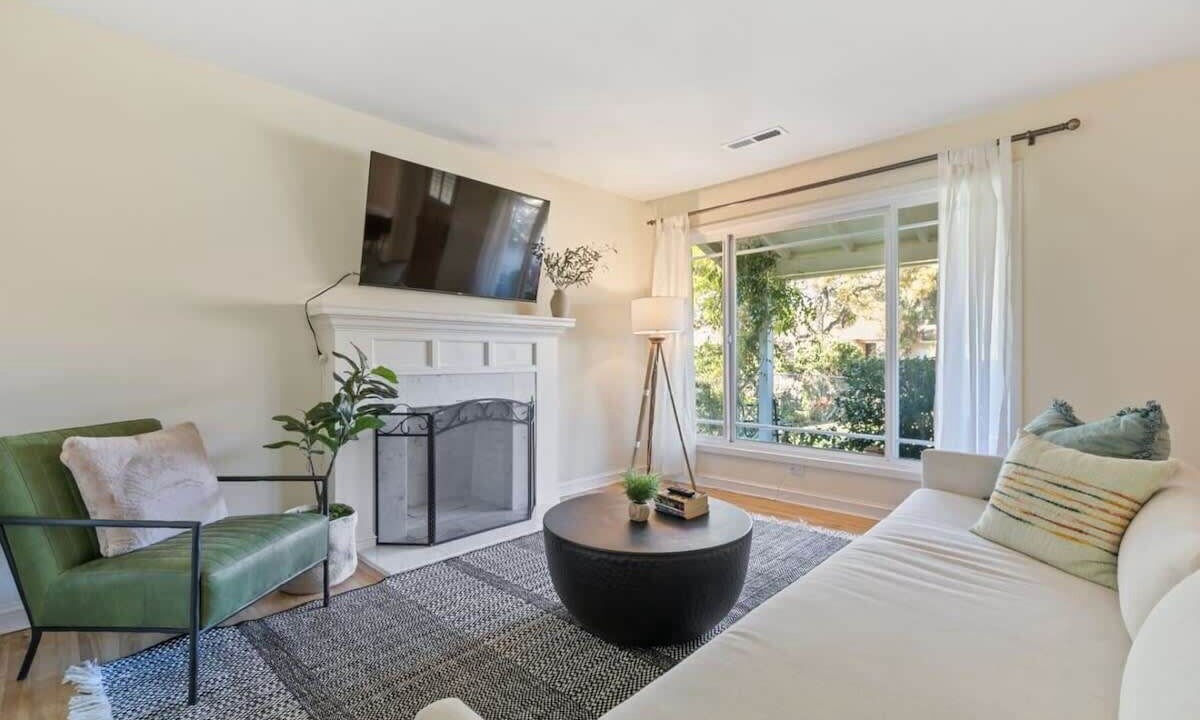 Photo of Livingroom in Redwood City