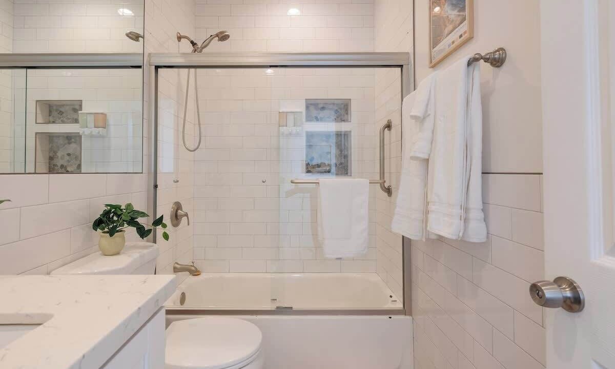 Photo of Bathroom in Mission Hills