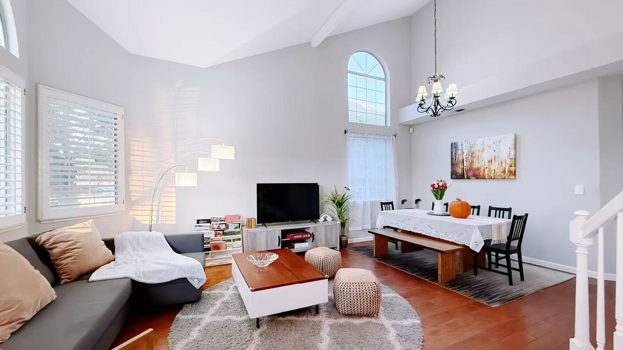 Photo of Livingroom in North San Jose